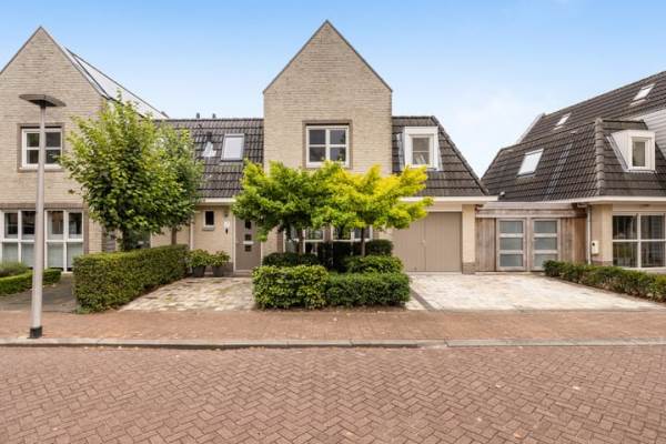 Woning Hooftlaantje 106 Hendrik-Ido-Ambacht