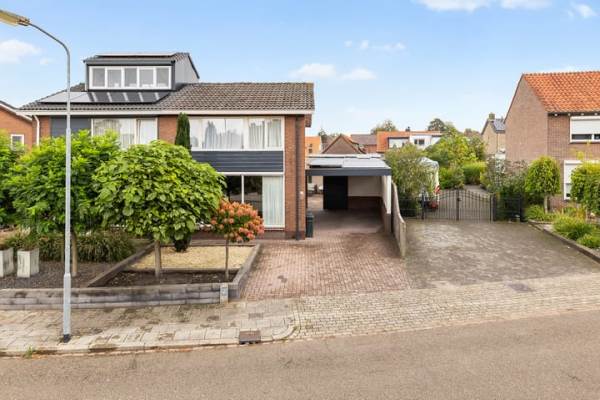 Woning Azaleastraat 17 Wezep