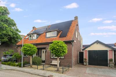 Woning Dokter Rutgers van der Loeffstraat 11 Oostzaan