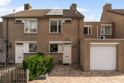 Woning Lijn 20 Hoogvliet Rotterdam