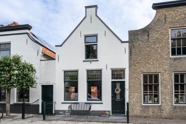 Woning Voorstraat 4 Dirksland