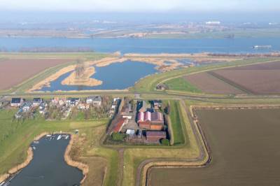 Woning Bandijk 33 Werkendam