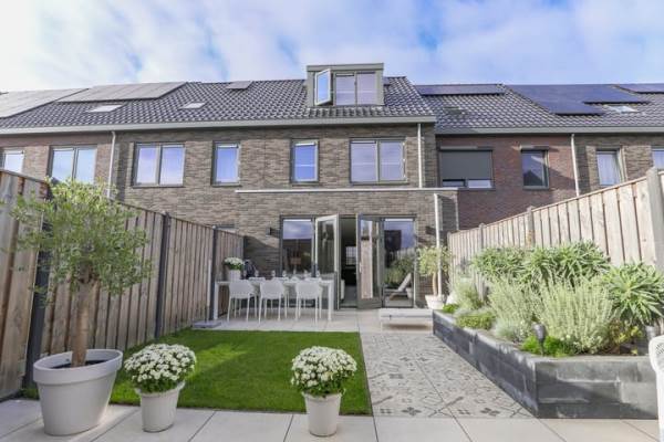 Woning Corry van Kleefstraat 81 Blokker