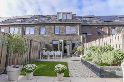 Woning Corry van Kleefstraat 81 Blokker