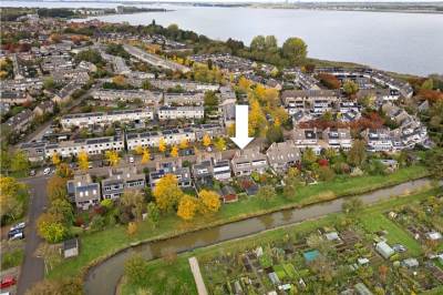 Woning Middelgronden 64 Huizen