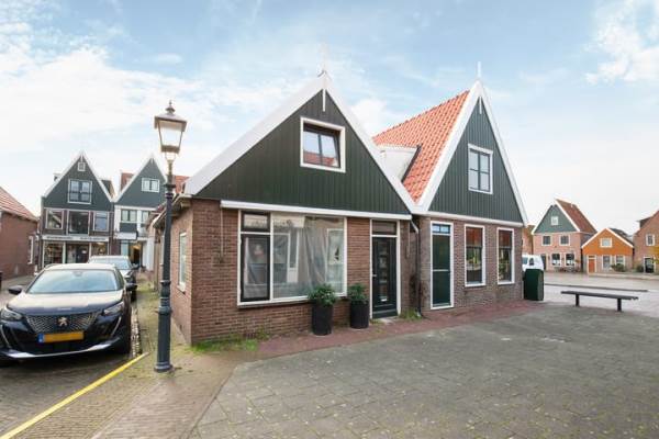 Woning W J Tuijnstraat 1 Volendam