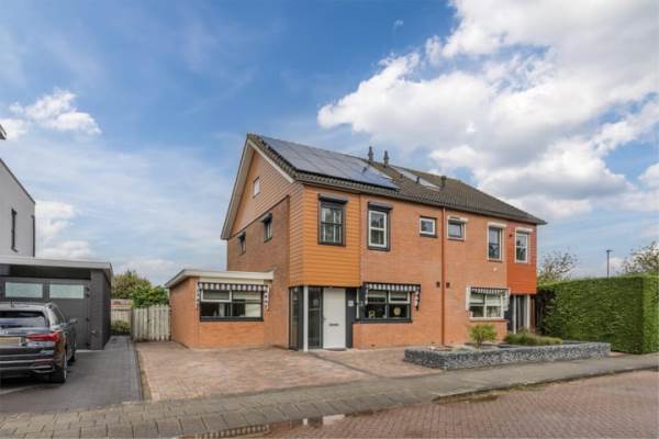 Woning Vloedanker 4 Werkendam