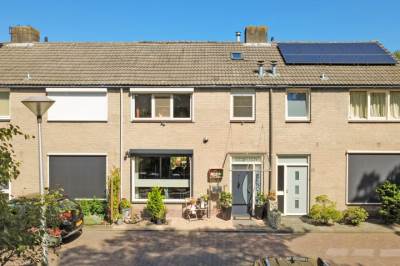 Woning van Bossehof 16 Rijen