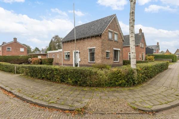 Woning Meester Klokmanstraat 2 Surhuisterveen