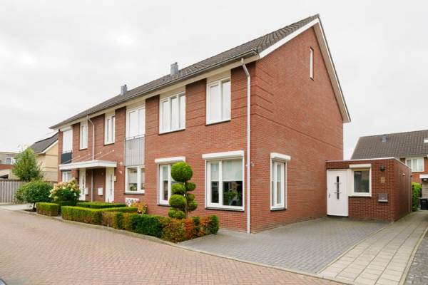 Woning Esrand 48 Vriezenveen