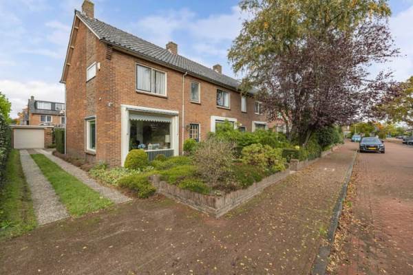 Woning Omroeplaan 34 Huizen