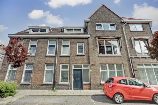 Woning Dirk van Wassenaarstraat 28B Schiedam