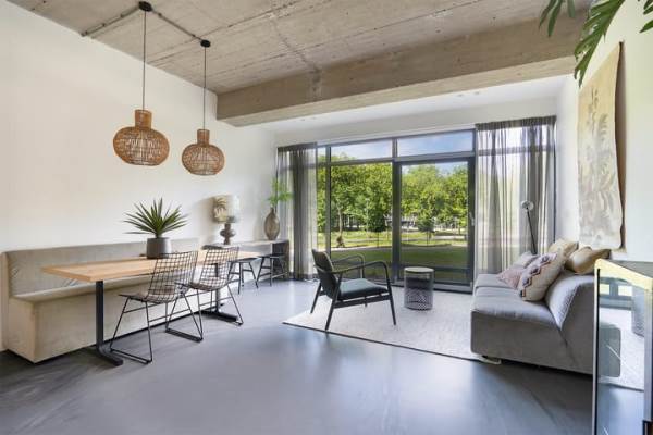 Woning Burgemeester Hogguerstraat 1223 Amsterdam