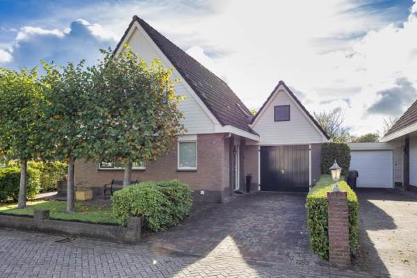 Woning Menno van Coehoornstraat 39 Sloten