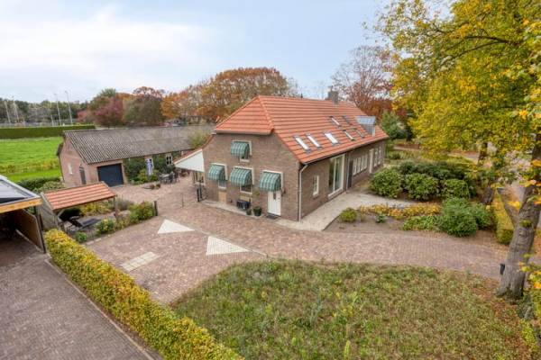 Woning Monseigneur van den Hurklaan 10A Heesch