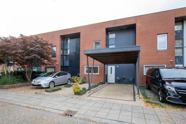 Woning Henry Moorestraat 42 Almere