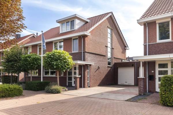 Woning Hoogveen 64 Hendrik-Ido-Ambacht
