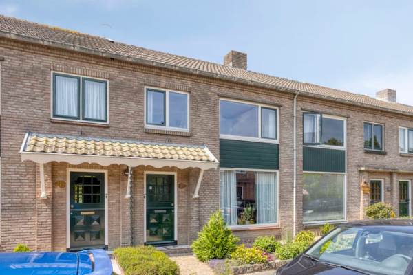 Woning van der Bijlstraat 43 Roelofarendsveen