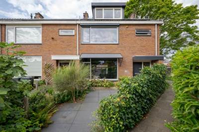 Woning Jan van Brakelplantsoen 10 Voorschoten