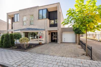 Woning Kruisherenstraat 1 Uden