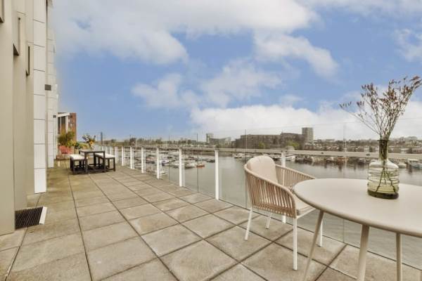 Woning Zeeburgerkade 932 Amsterdam