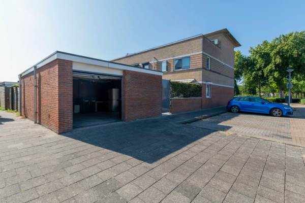 Woning Lucretia van Merkenstraat 1 Spijkenisse