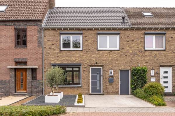 Woning Raadhuisstraat 48 Urmond