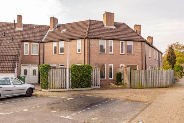 Woning van Leeuwenhoekstraat 31 Hoogeveen