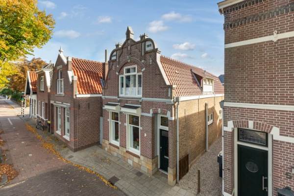 Woning Koninginneweg 55 Oud-Beijerland