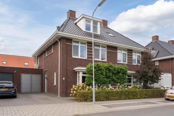 Woning G J Brenkmanlaan 12 Kesteren