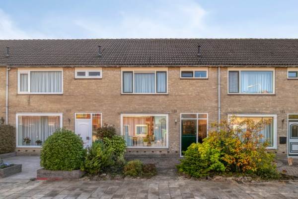 Woning Leliestraat 29 Roelofarendsveen