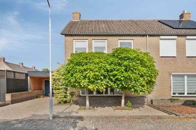 Woning Den Walhoeck 13 Sint Jansteen