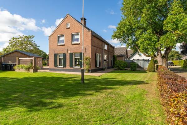 Woning Oegemastraat 25 Genderen