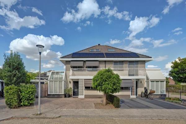 Woning Helen Parkhurstweg 4 Oud-Beijerland