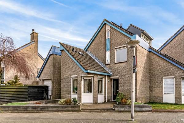 Woning Bertha von Suttnerlaan 1 Amstelveen