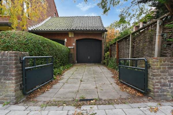 Garage Van Lanscroonstraat 32 Den Haag