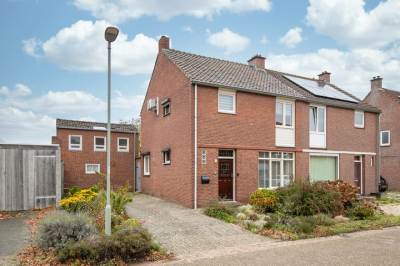 Woning Burg Schoolmeestersstraat 23 Roosteren