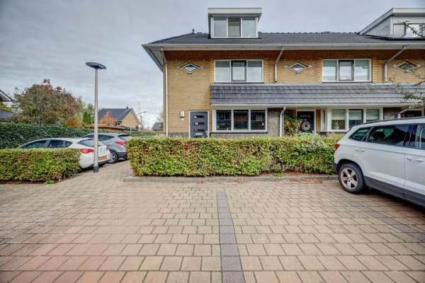 Woning Dadelgaarde 117 Hendrik-Ido-Ambacht
