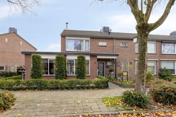 Woning Van der Duyn van Maasdamstraat 30 Lunteren