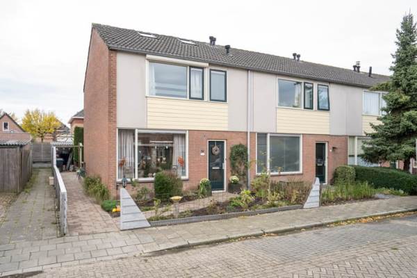 Woning Wethouder van Akenstraat 27 Est