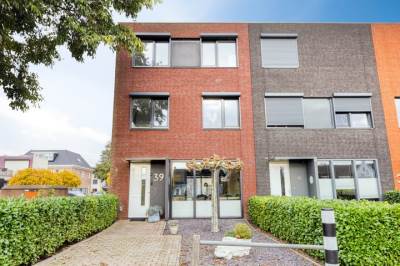 Woning John Denverlaan 39 Goes