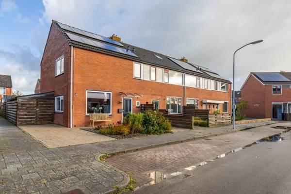 Woning Lange Akker 24 Uithuizermeeden