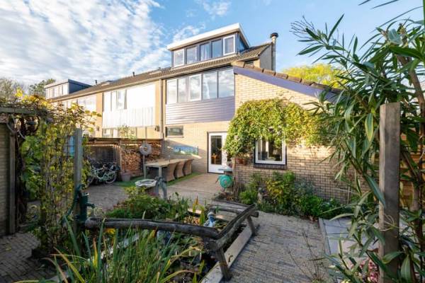 Woning Beeloostraat 12 Hellevoetsluis