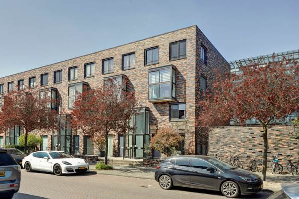 Woning J.H. van den Broekstraat 13 Rotterdam