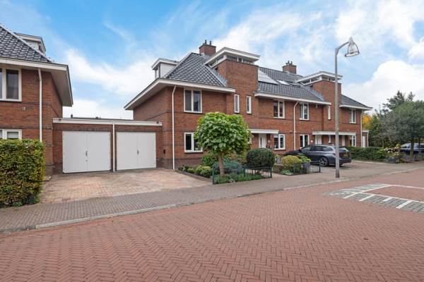 Woning Burgemeester Van den Helmlaan 21 Maarssen