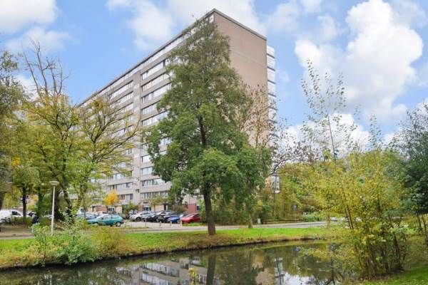 Woning Adama van Scheltemaplein 14 Delft