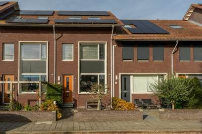 Woning Valeriaan 93 Puttershoek