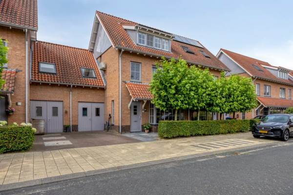 Woning Tooroplaan 12 Rhoon