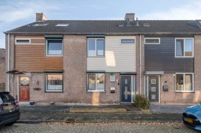 Woning P. van Anrooystraat 14 Spijkenisse