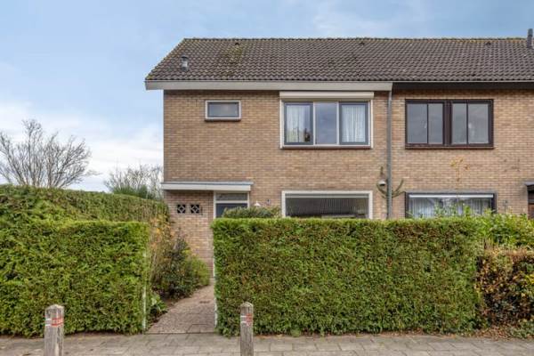 Woning Koningin Emmastraat 20 Buren (GE)